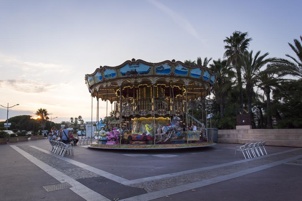 Village Vacances Le Lion De Mer แซ็งต์-ราฟาเอล ภายนอก รูปภาพ